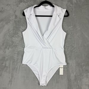 Yozy NWT Bodysuit Women's Size Large White Collared Plunge Neckline Going Out